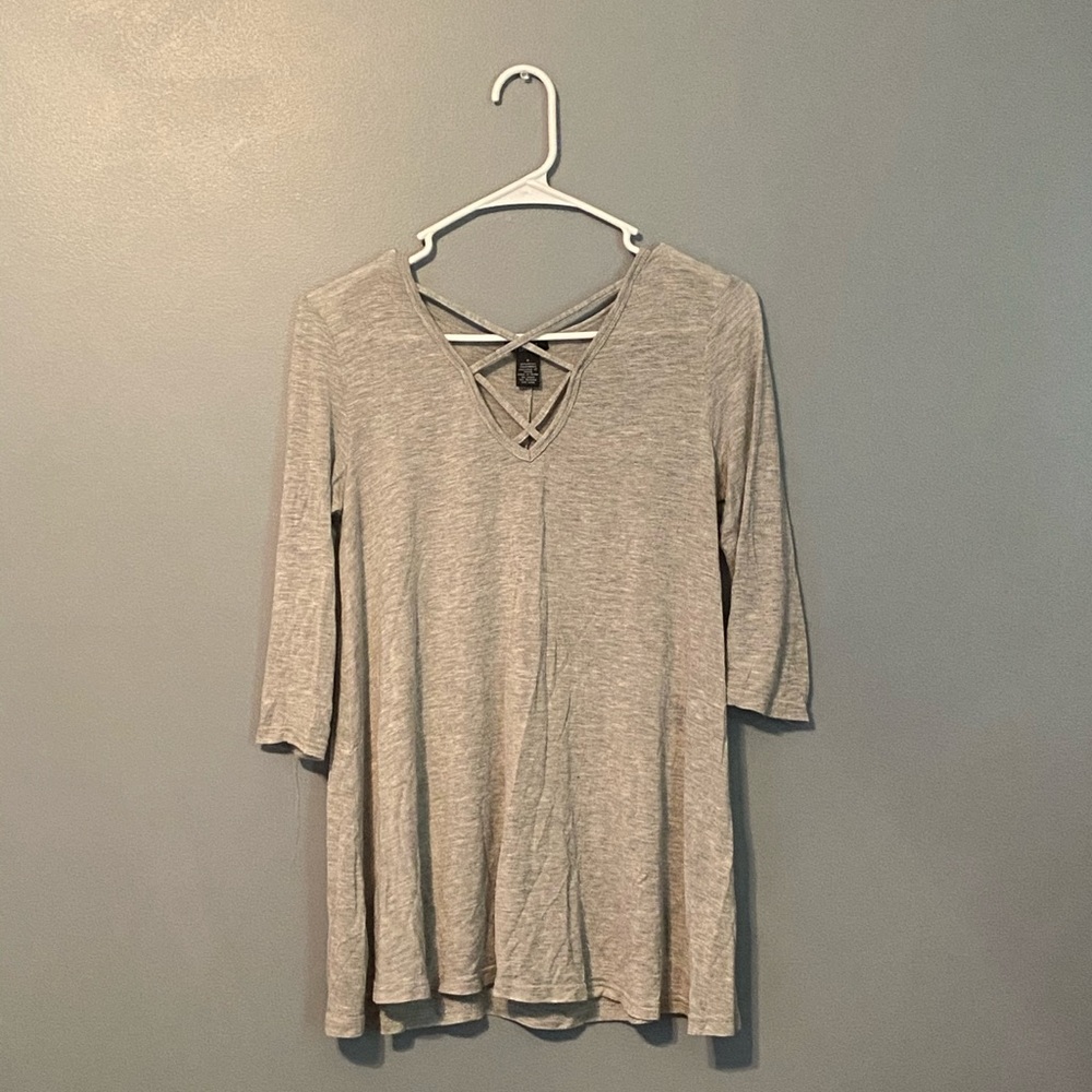 Long gray Rue 21 top